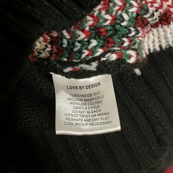 Kiss Me Reindeer Christmas Sweater 💋 - Picture 7 of 7